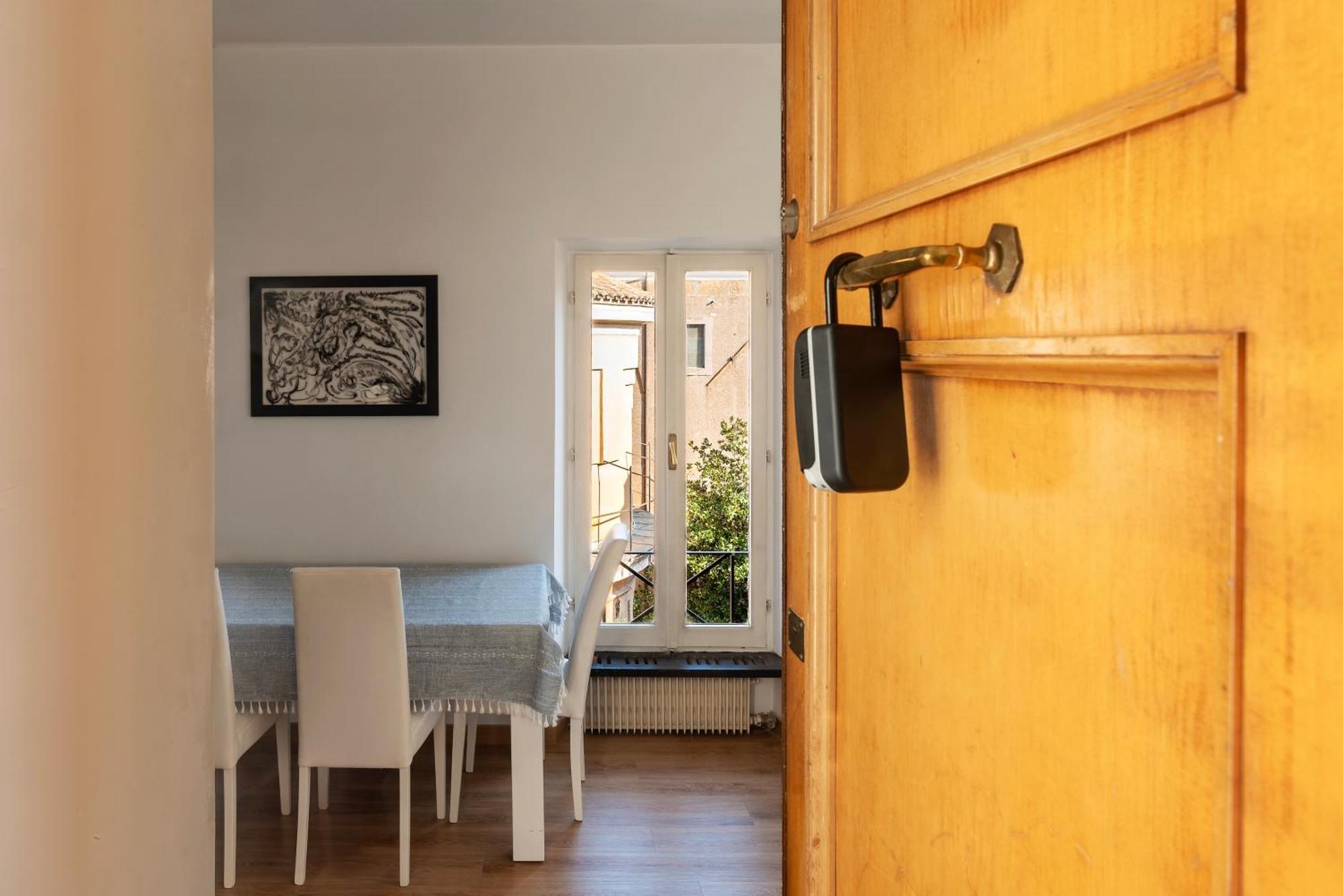 Via Del Pie Di Marmo Private Apartment Roma Esterno foto